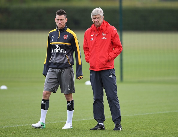 Wenger lo Arsenal không thể đuổi kịp MU ảnh 3 Wenger lo Arsenal khong the duoi kip MU anh 3