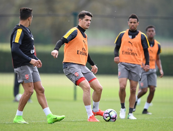 Wenger lo Arsenal không thể đuổi kịp MU ảnh 7 Wenger lo Arsenal khong the duoi kip MU anh 7