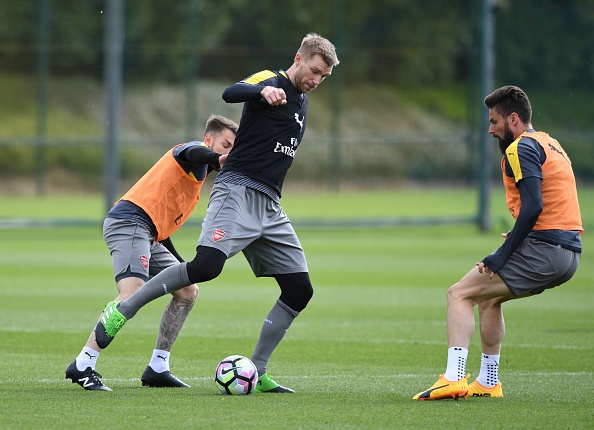 Wenger lo Arsenal không thể đuổi kịp MU ảnh 8 Wenger lo Arsenal khong the duoi kip MU anh 8