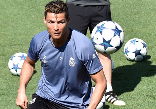 Ronaldo tro lai, san sang giup Real ha Bayern them lan nua hinh anh