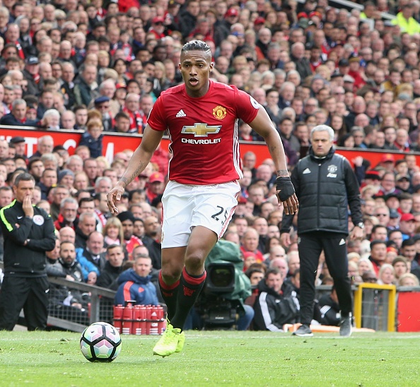 Cầu thủ MU đua nhau ăn mừng ảnh 7 Cau thu MU dua nhau an mung anh 7