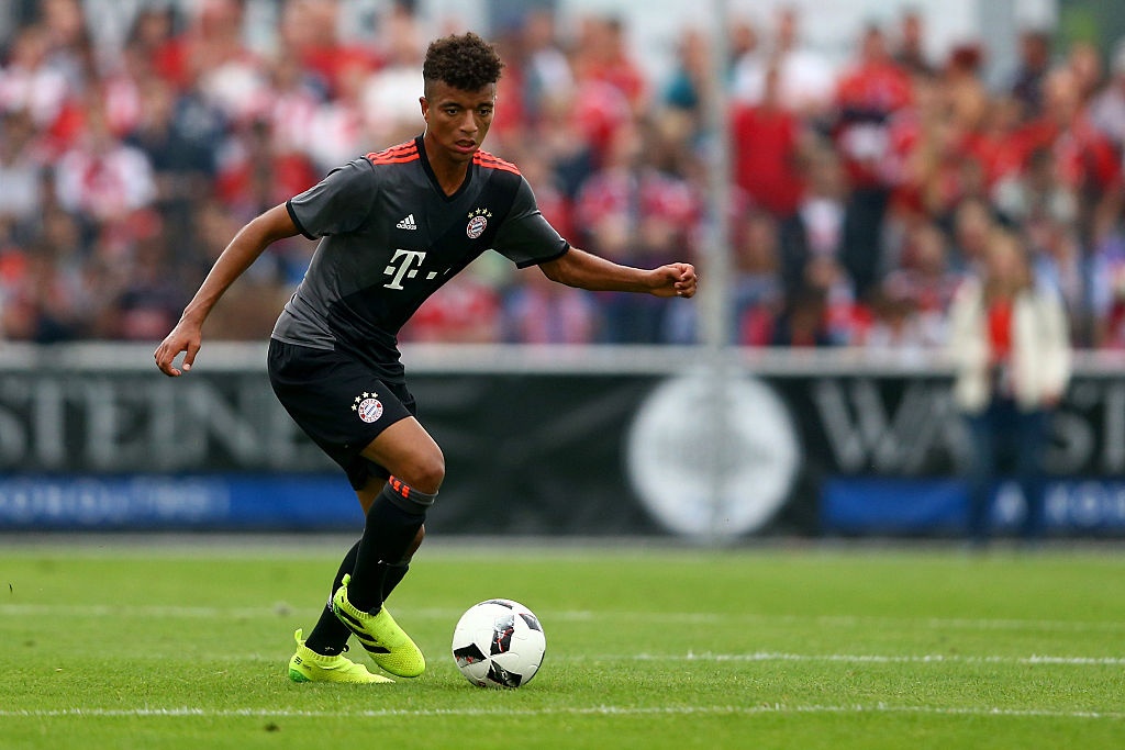 So sanh tuoi trung binh cua 8 doi anh 2