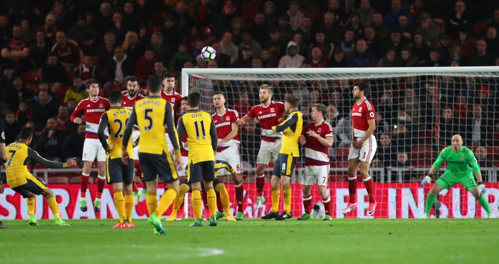 Sanchez va Oezil giup Arsenal thang 2-1 anh 4