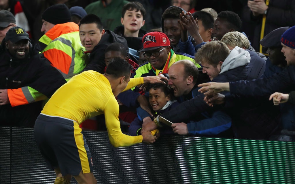 Sanchez va Oezil giup Arsenal thang 2-1 anh 2