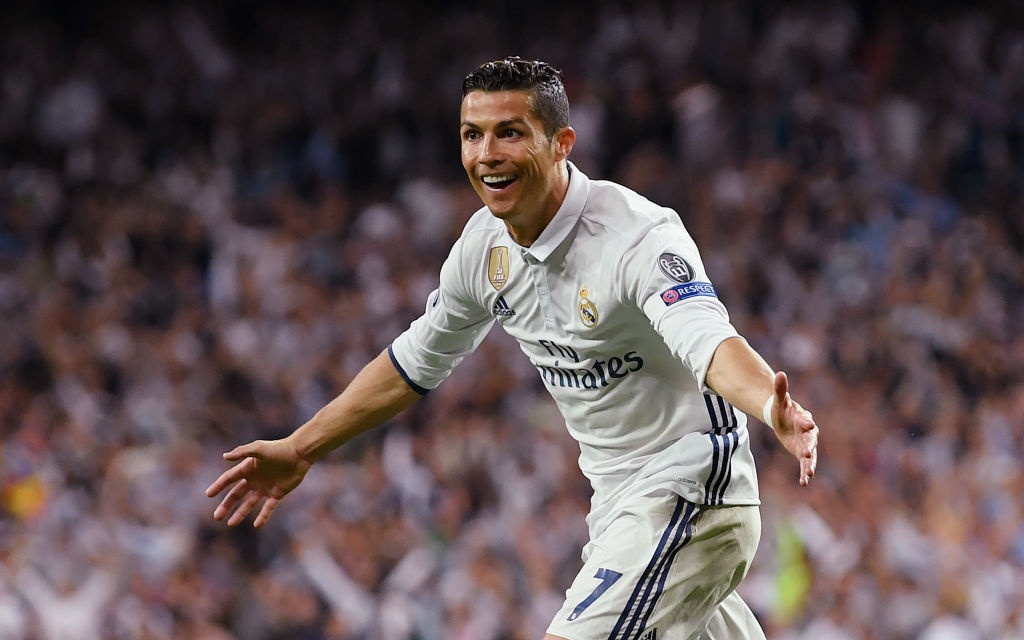 Ronaldo sang nhat doi hinh tu ket anh 11