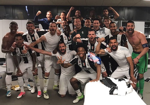 Juve hao hung khoe chien tich Champions League tren mang xa hoi hinh anh