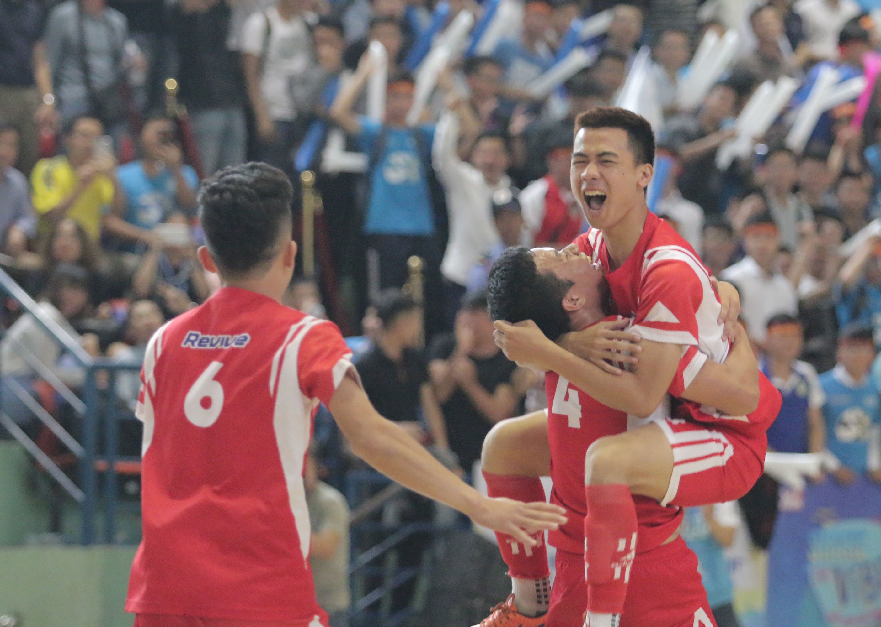 Chung ket VUG Ha Noi anh 1