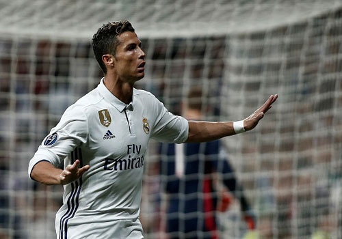 Ronaldo doa ghi hat-trick vao luoi Barca o El Clasico hinh anh