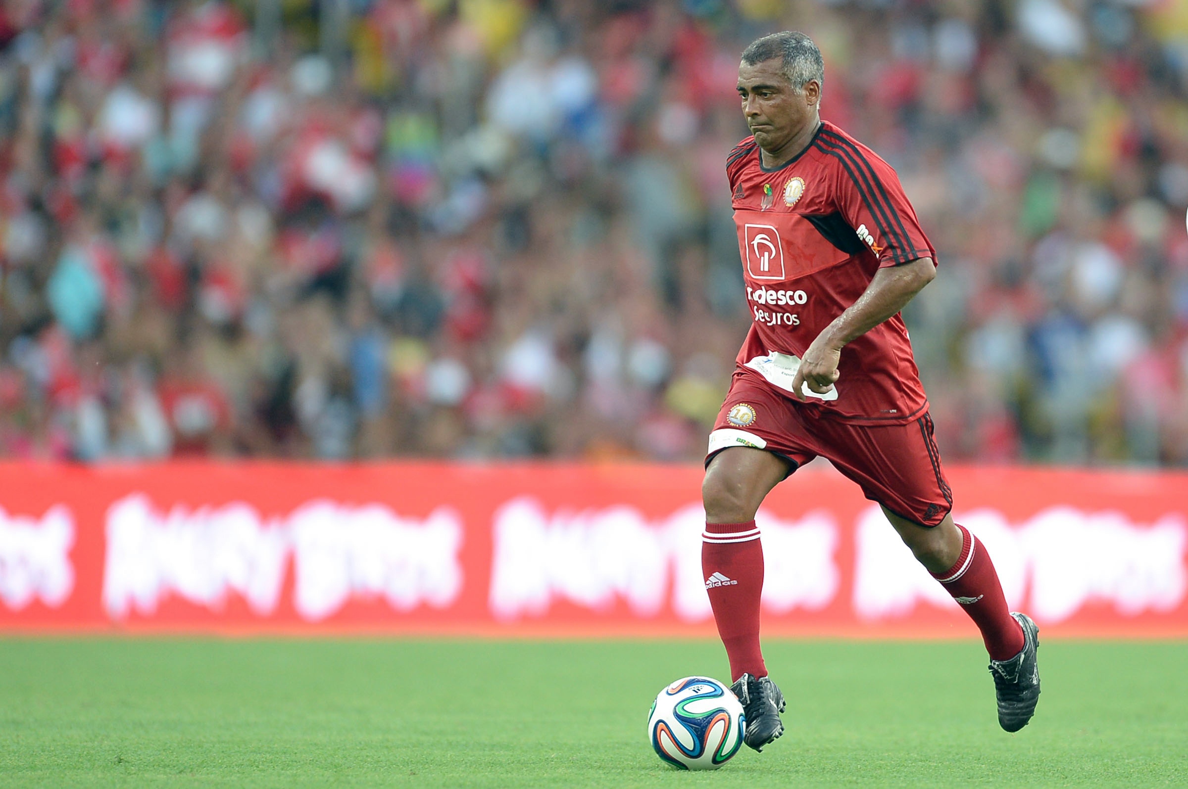 Messi gia nhap 10 chan sut huyen thoai anh 2