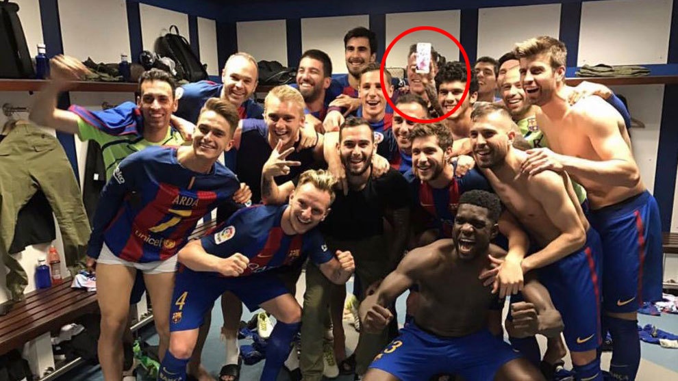 Neymar an mung phan khich cung dong doi anh 1