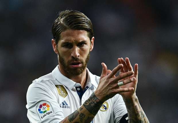 Ramos bi cam 1 tran anh 1