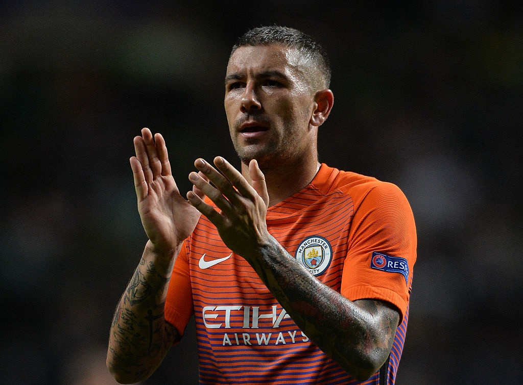 Đội hình kết hợp Man City và MU ảnh 5 Doi hinh ket hop Man City va MU anh 5