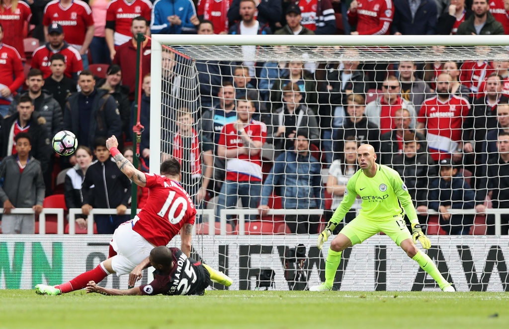 Man City thoat thua nho qua 11 m anh 3