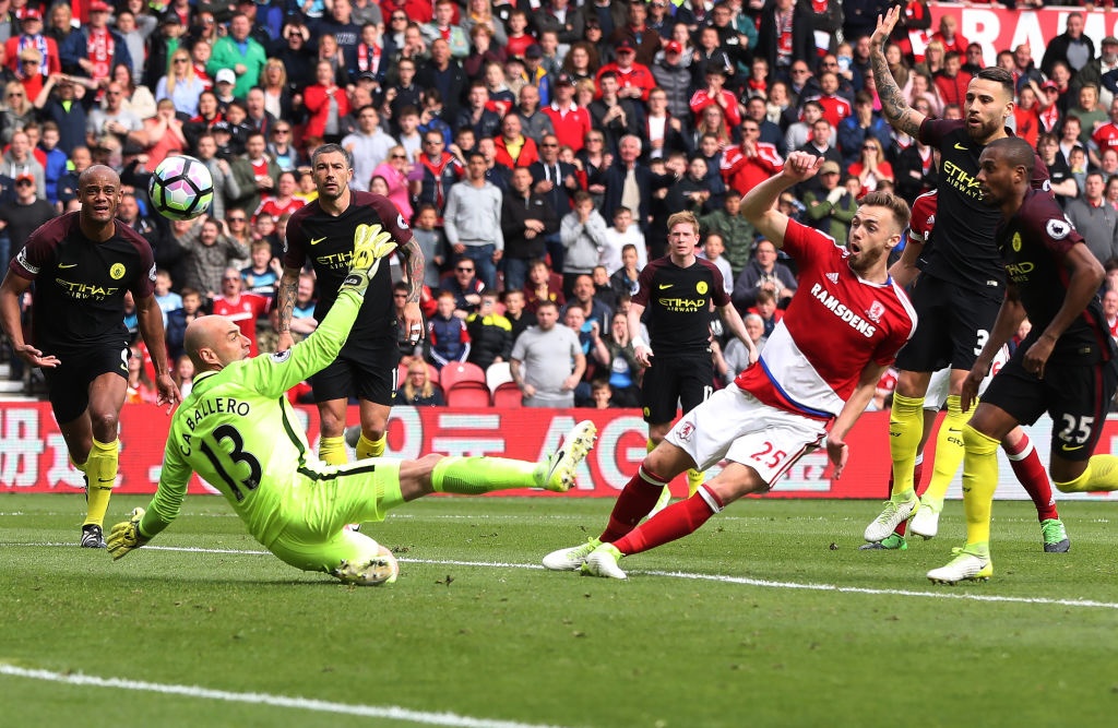 Man City thoat thua nho qua 11 m anh 8