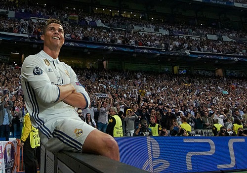 Ronaldo an mung nhu vi vua, noi co dong vien ngung la o hinh anh