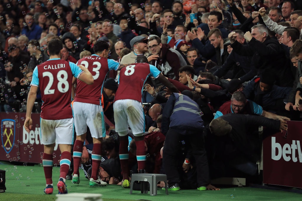 Tottenham hut hoi trong cuoc dua vo dich anh 6