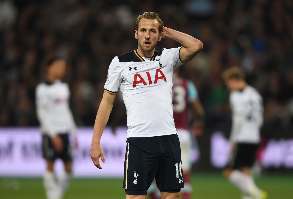 Tottenham hut hoi trong cuoc dua vo dich anh 1