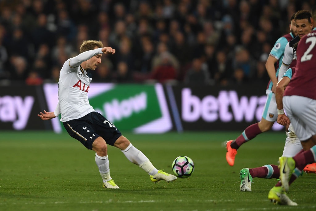 Tottenham hut hoi trong cuoc dua vo dich anh 3