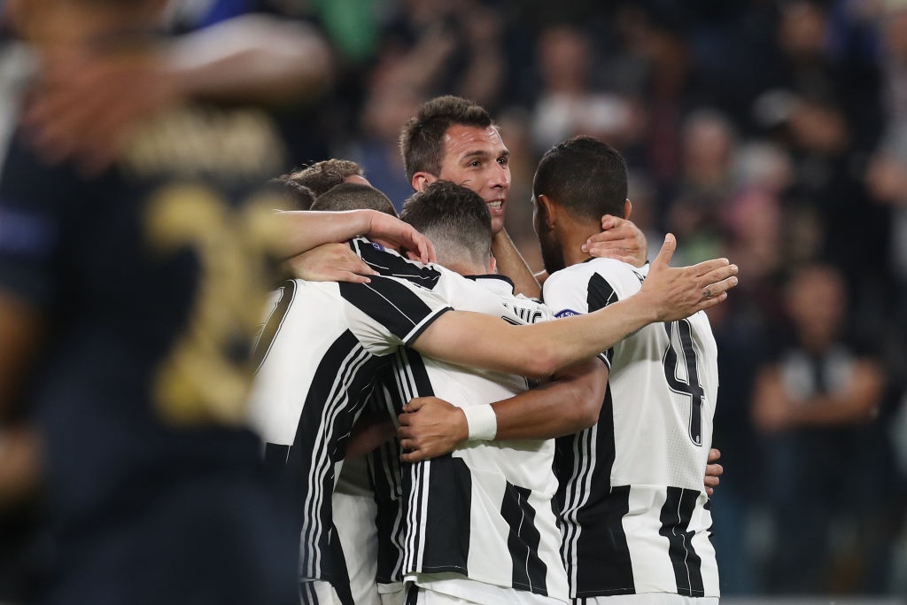 Buffon an ủi Mbappe sau trận bán kết ảnh 5 Buffon an ui Mbappe sau tran ban ket anh 5