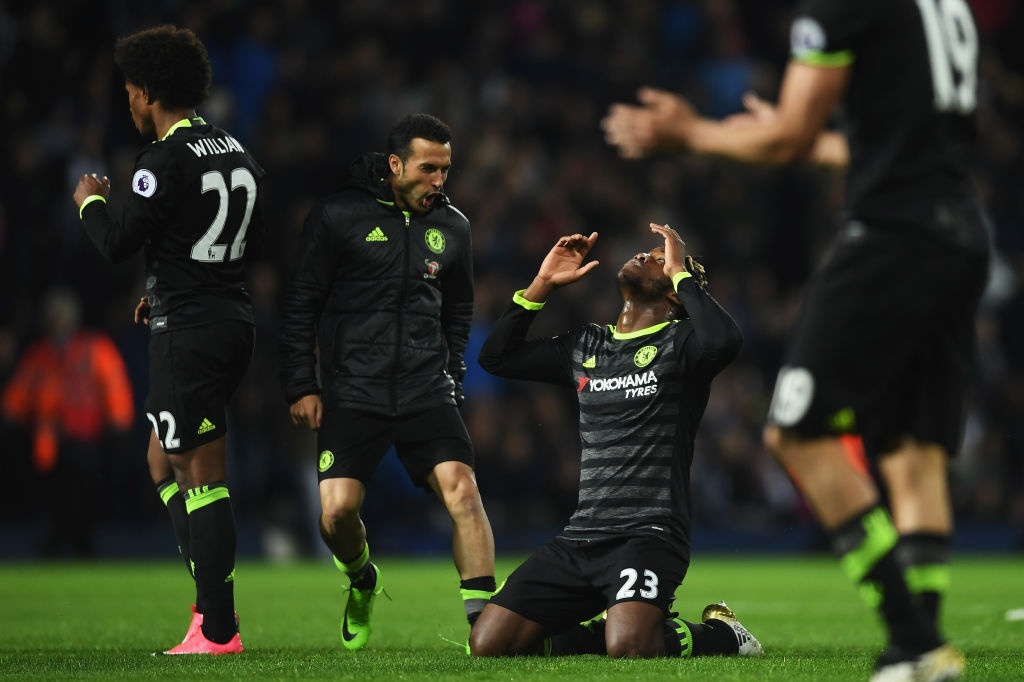 Chelsea chi kem MU o Premier League anh 10