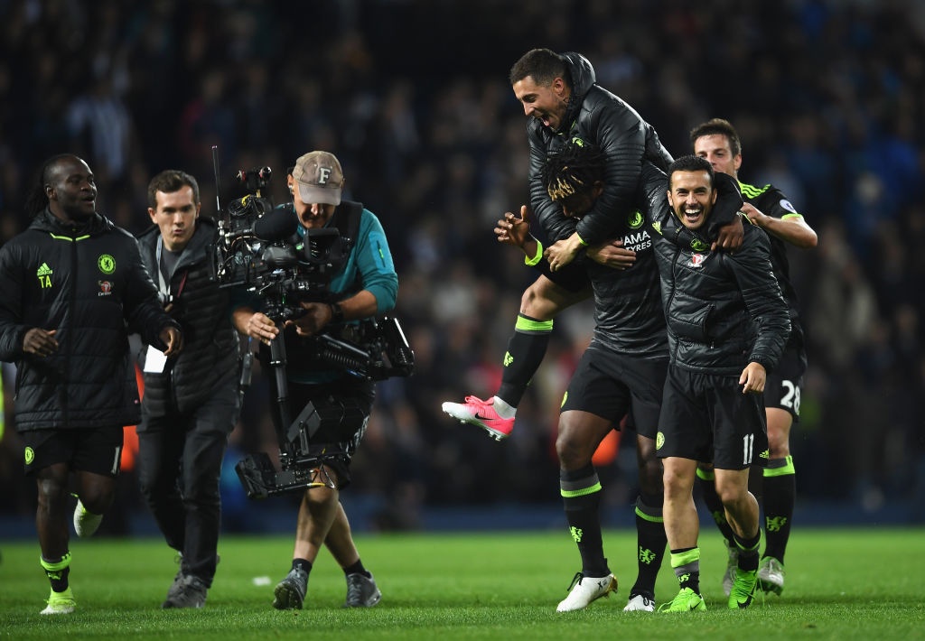 Chelsea chi kem MU o Premier League anh 4