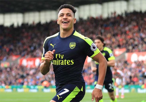 Sanchez lap ky luc, vao doi hinh hay nhat vong 37 Premier League hinh anh