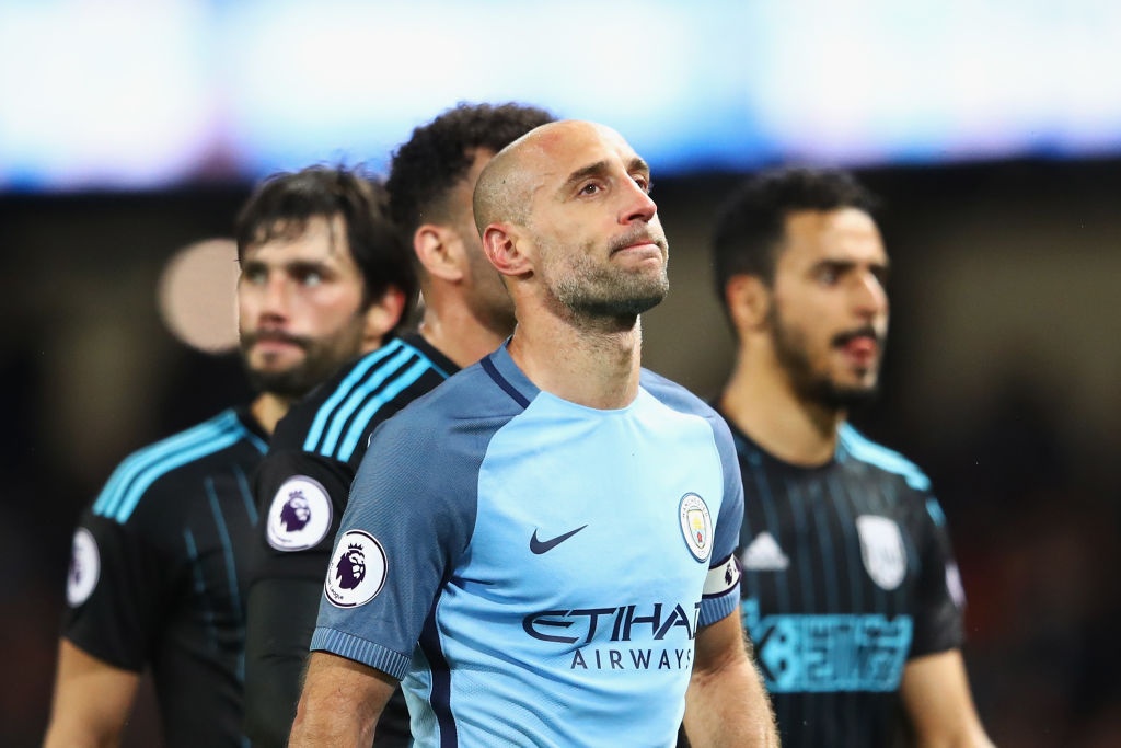 Man City tro lai top 3 Premier League anh 5