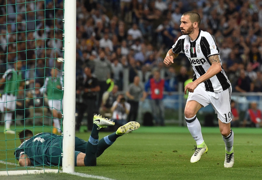 Juve mo dau cho cu an ba danh hieu anh 3