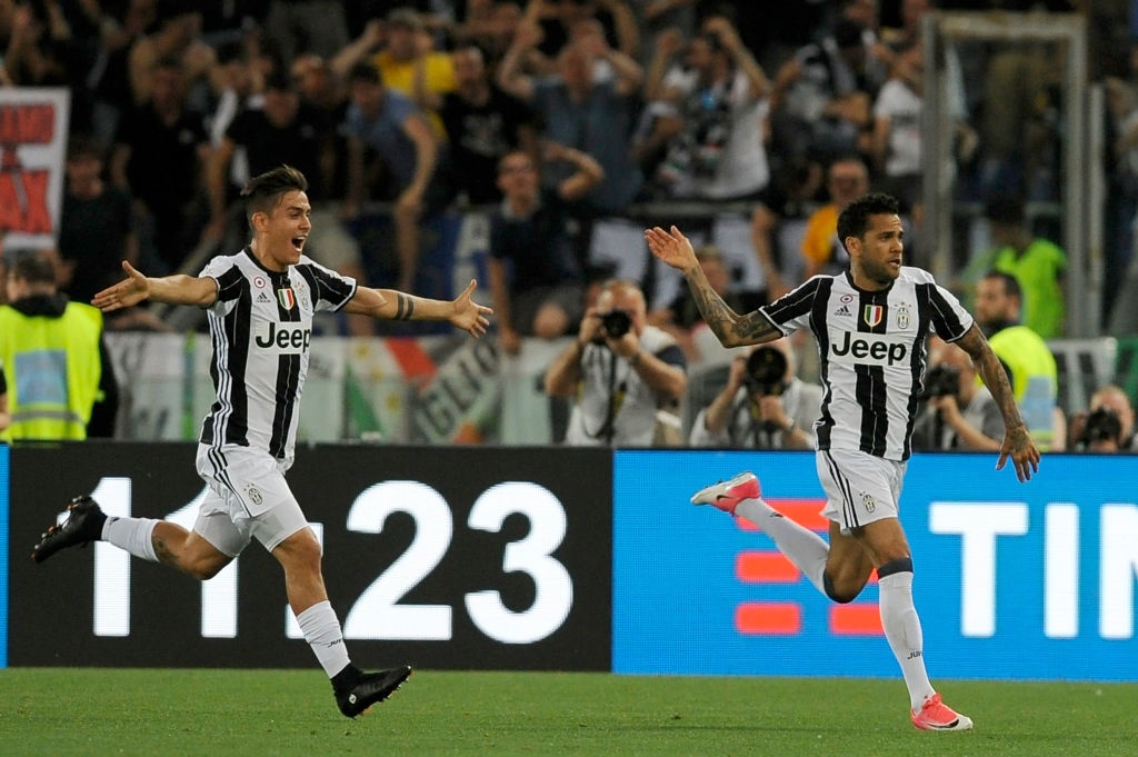 Juve mo dau cho cu an ba danh hieu anh 2