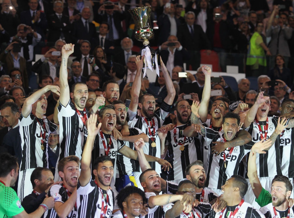 Juve mo dau cho cu an ba danh hieu anh 7