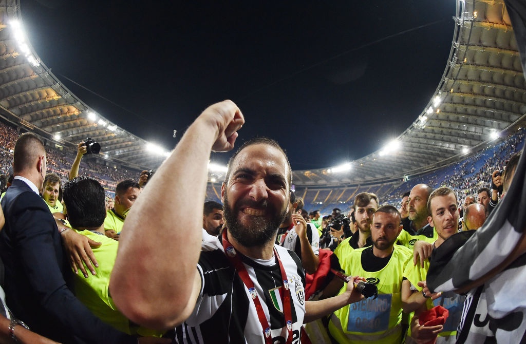 Juve mo dau cho cu an ba danh hieu anh 6