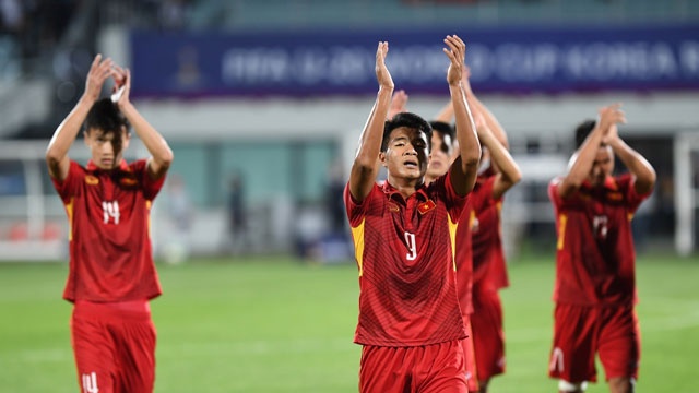 HLV Hoang Anh Tuan: 'Toi tu hao ve cau thu U20 Viet Nam' hinh anh
