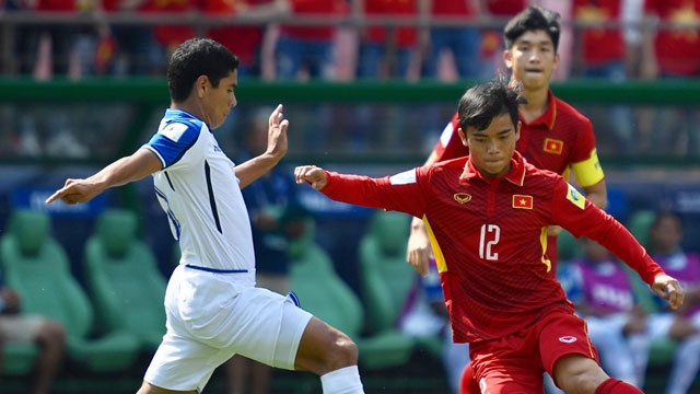 HLV Hoang Anh Tuan: 'Toi co duoc rat nhieu bai hoc' hinh anh