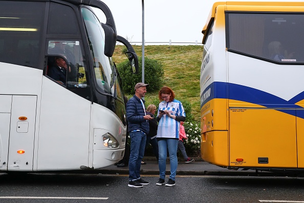 Tac duong truoc tran dau dat gia nhat anh 3