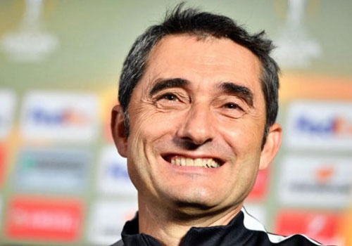 Hom nay Barca thong bao huan luyen vien moi hinh anh