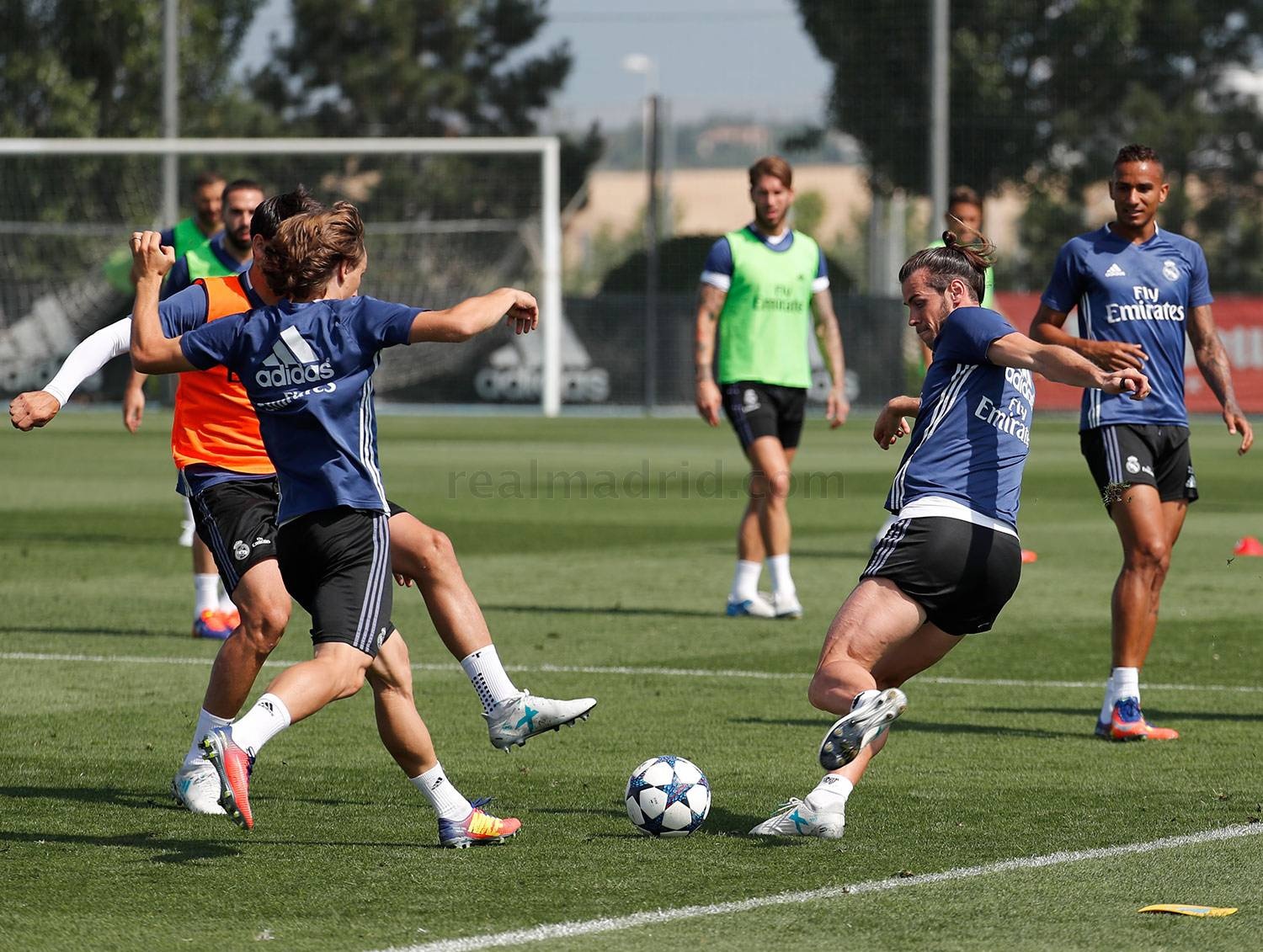 Ronaldo miet mai tap truoc chung ket anh 4