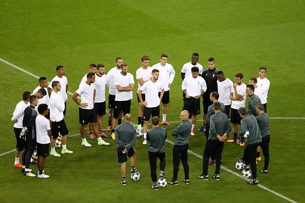 Buffon tu tin giup Juve lap ky luc anh 1