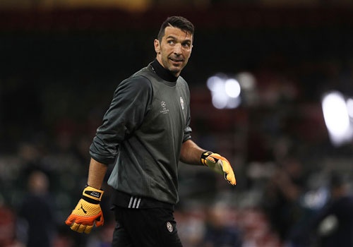 Buffon tu tin giup Juve lap ky luc Champions League hinh anh
