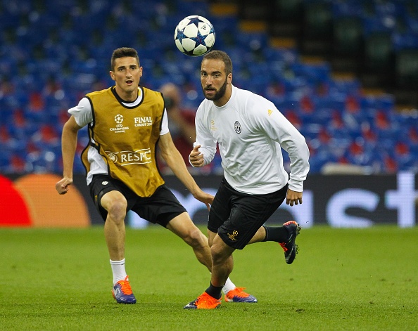 Buffon tu tin giup Juve lap ky luc anh 8