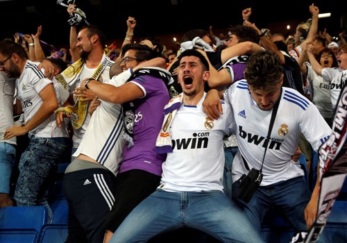 CDV Real vo oa hanh phuc, Juve bat khoc cay dang hinh anh