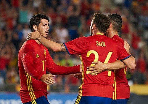 Morata giup DT Tay Ban Nha hoa Colombia kich tinh hinh anh