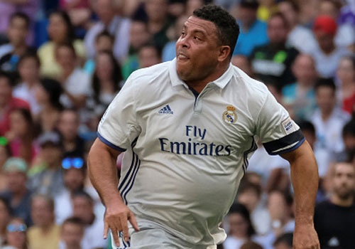 Nhung pha di bong cua 'Ro beo' va ban thang cua Figo hinh anh