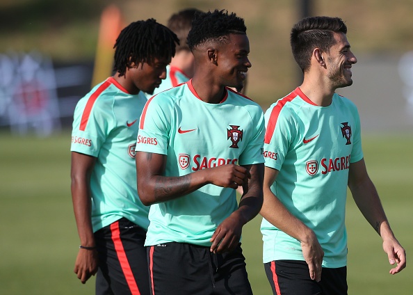 Ronaldo vui ve truoc Confeds Cup anh 4