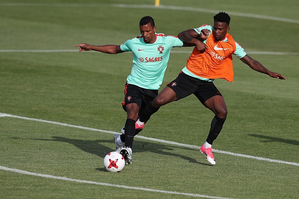 Ronaldo vui ve truoc Confeds Cup anh 6