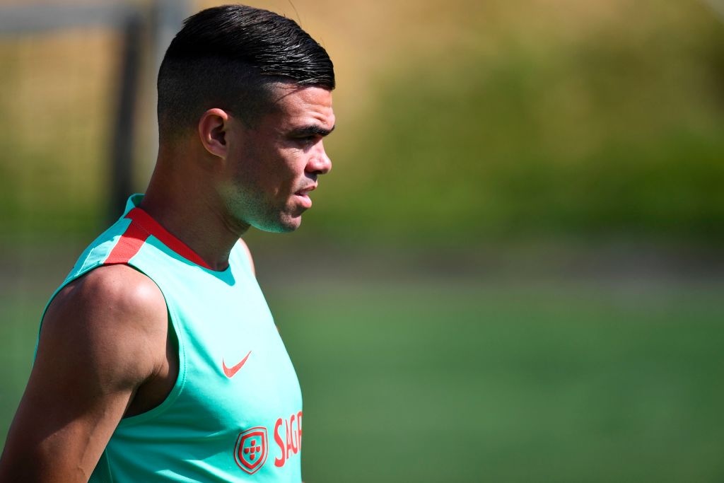 Ronaldo miet mai tap luyen truoc Confeds Cup anh 8