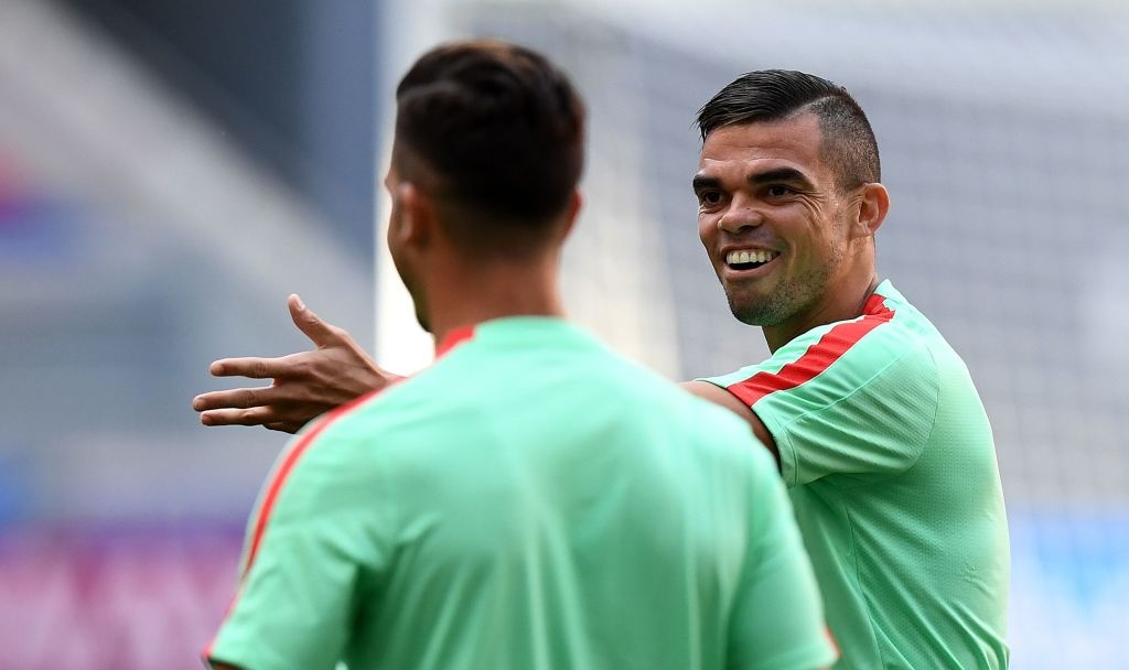 Ronaldo biểu diễn kỹ thuật ảnh 5 Ronaldo bieu dien ky thuat anh 5