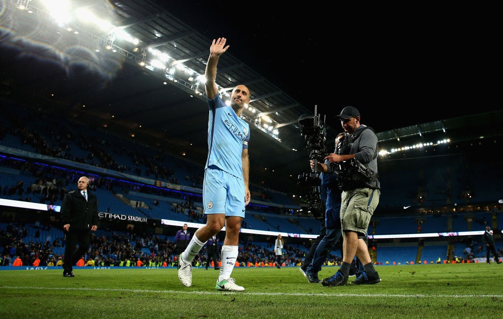 Nhung hop dong o Premier League he nay anh 9