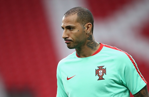 Ronaldo vui ve truoc cao buoc tron thue anh 9