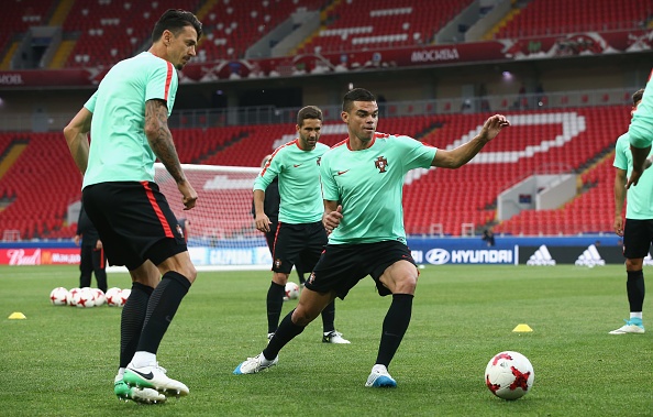 Ronaldo vui ve truoc cao buoc tron thue anh 8