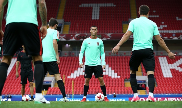 Ronaldo vui ve truoc cao buoc tron thue anh 4